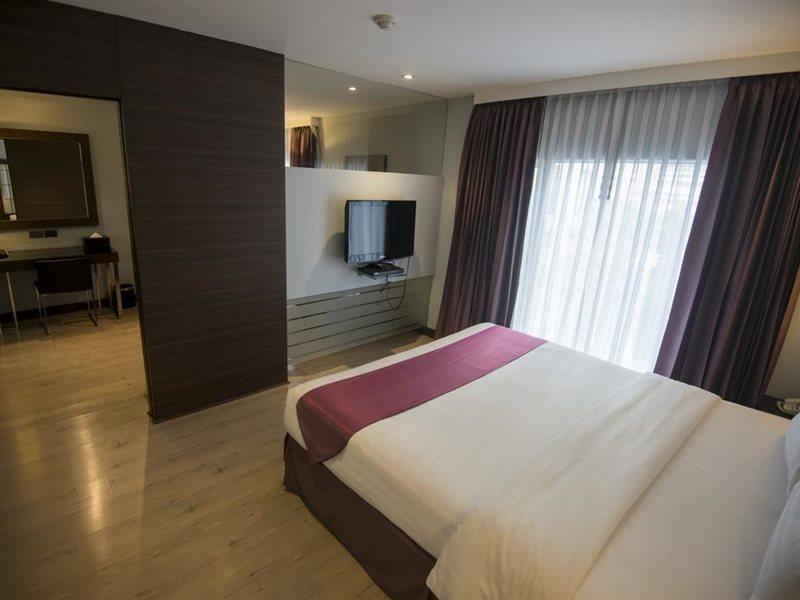 Sukhumvit Suites Hotel Bangkok Luaran gambar