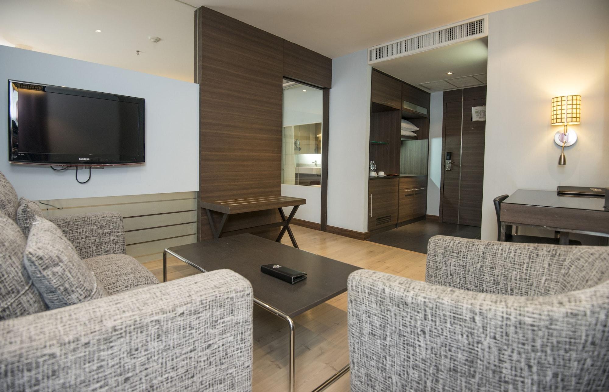 Sukhumvit Suites Hotel Bangkok Luaran gambar