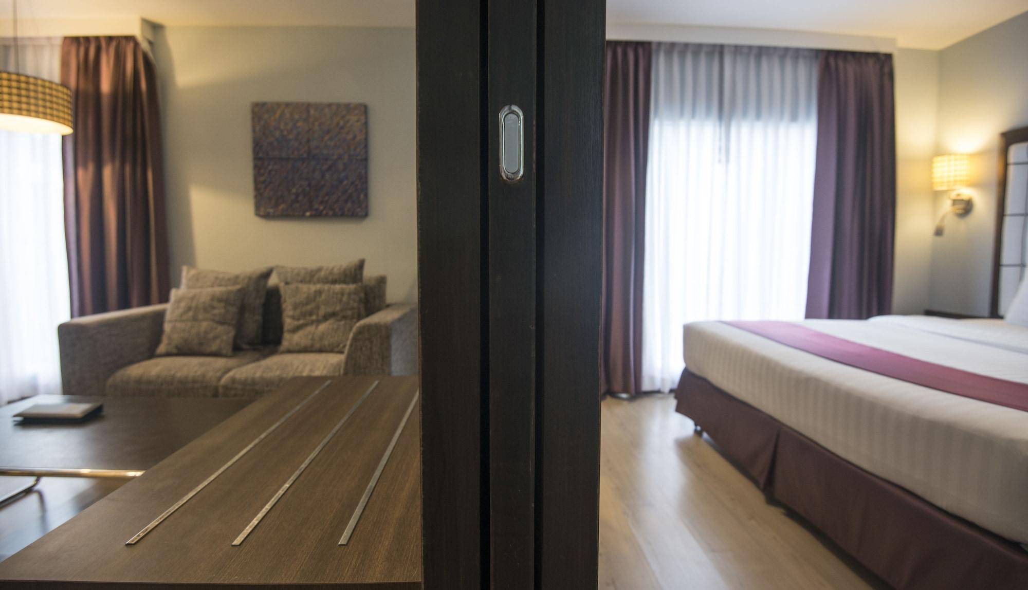 Sukhumvit Suites Hotel Bangkok Luaran gambar