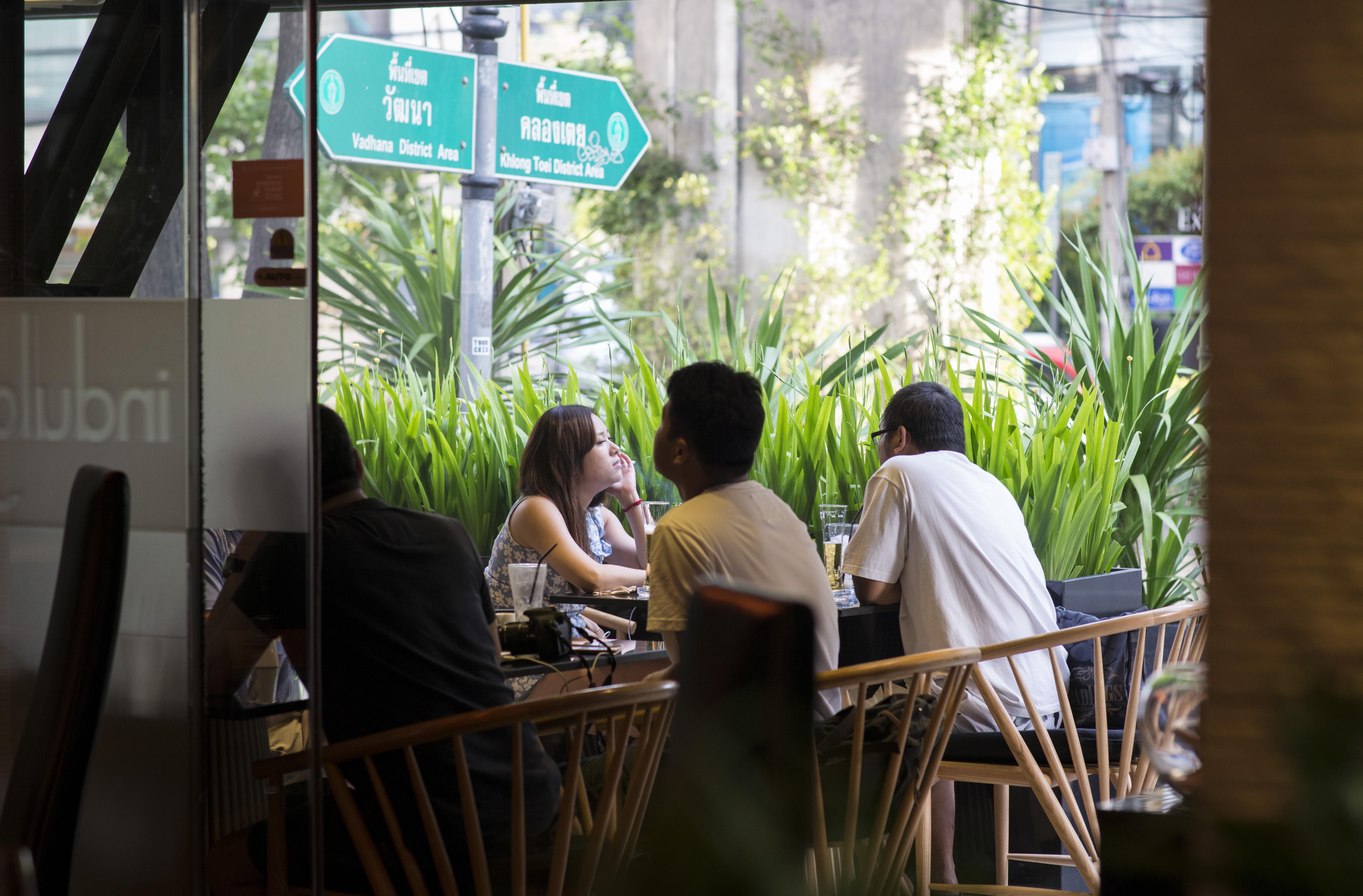Sukhumvit Suites Hotel Bangkok Luaran gambar