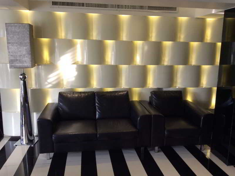 Sukhumvit Suites Hotel Bangkok Luaran gambar