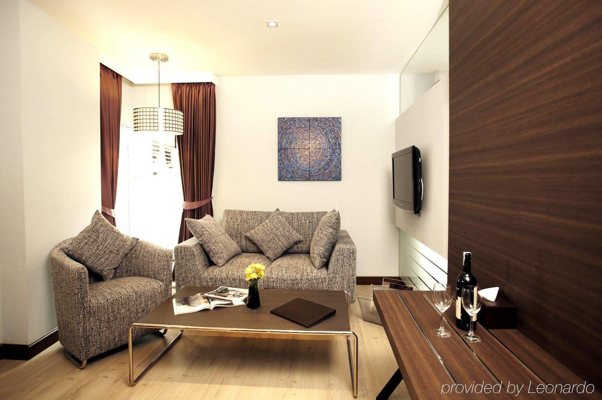 Sukhumvit Suites Hotel Bangkok Luaran gambar