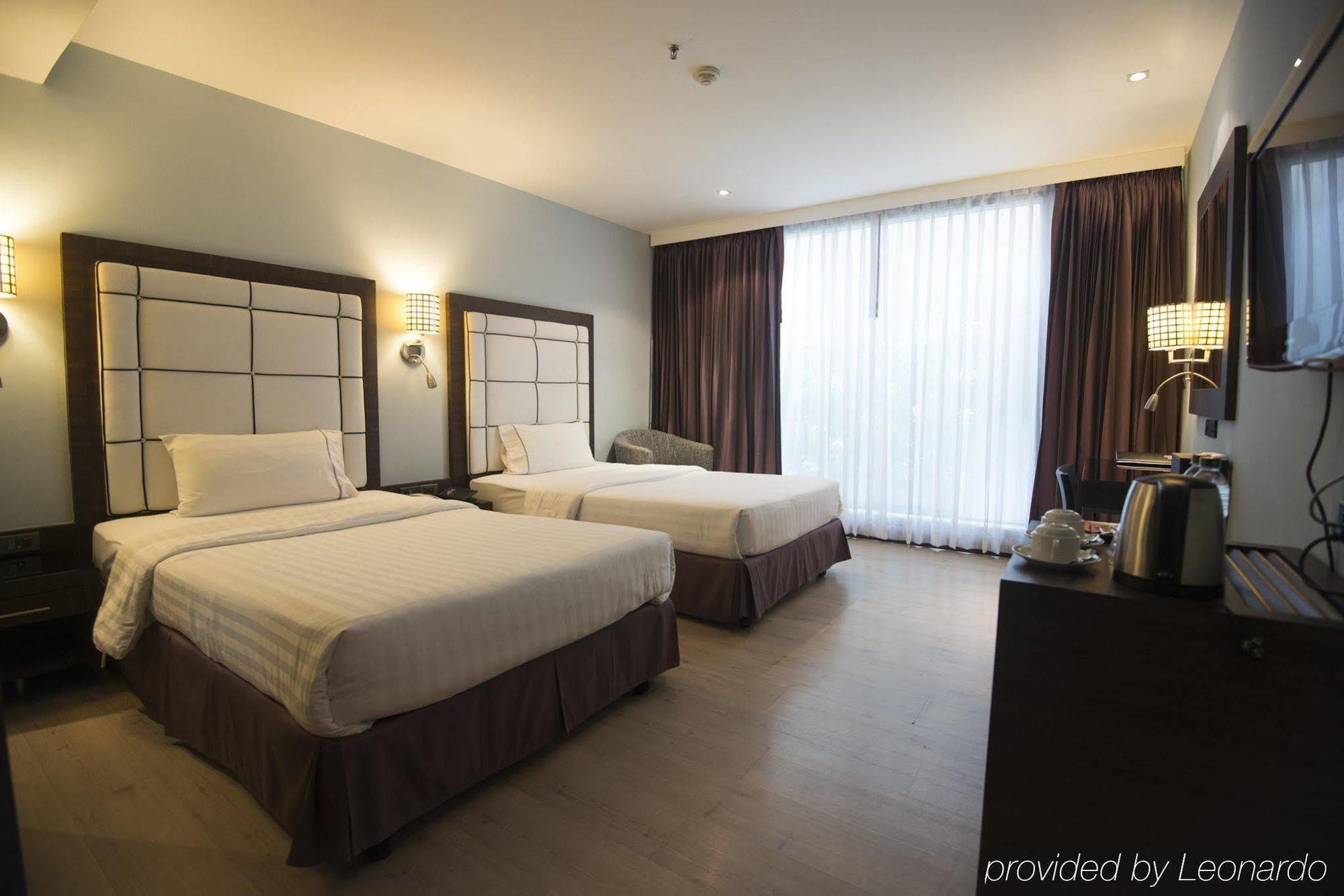 Sukhumvit Suites Hotel Bangkok Luaran gambar