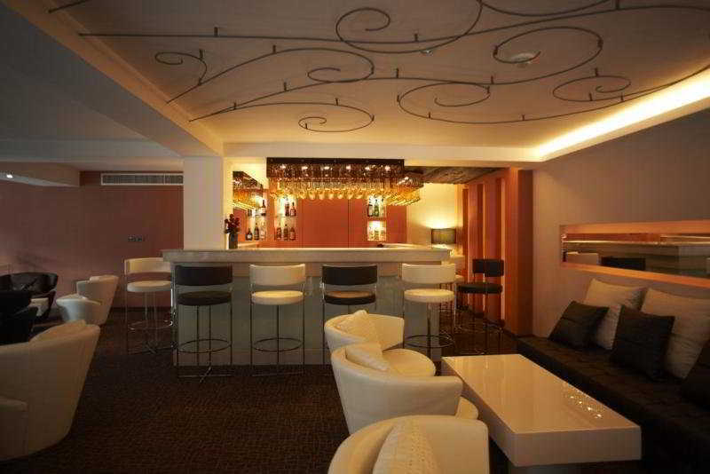 Sukhumvit Suites Hotel Bangkok Luaran gambar
