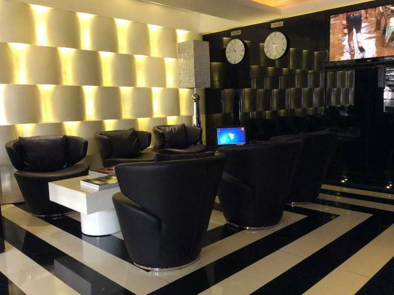 Sukhumvit Suites Hotel Bangkok Luaran gambar